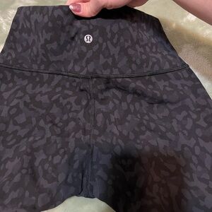 Lululemon crop leggings
